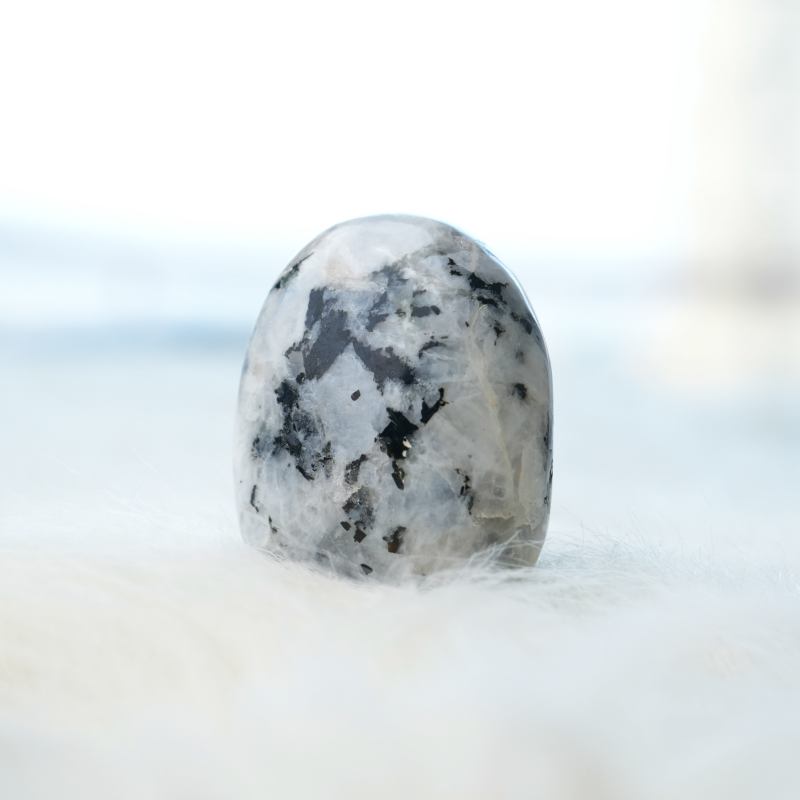 Rainbow Moonstone Oval – View 3