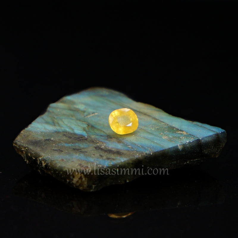 Yellow Sapphire (Pukhraj / Pushkaraj) Gemstone