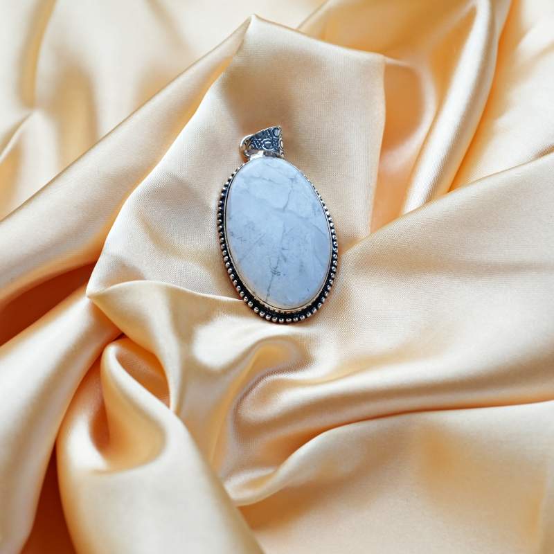 Howlite Pendant – Letting Go – View 3